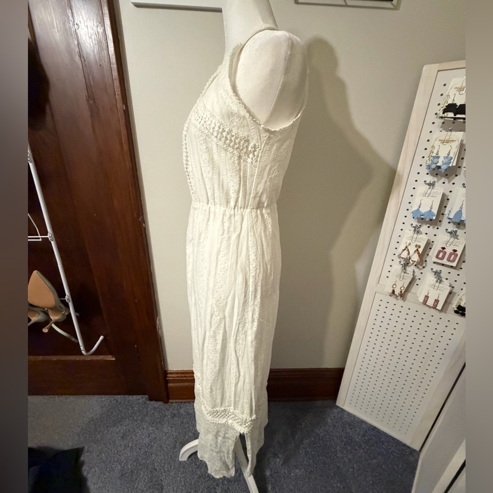 Skies Are Blue White Lace Maxi Dress - Picture 3 of 6